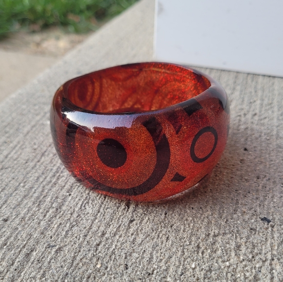 VINTAGE 90's Chunky Lucite Bangle Bracelet - Picture 1 of 5